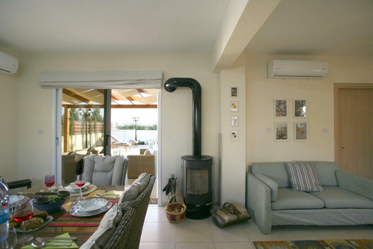 Villa Carmel ไอยานาปา ภายนอก รูปภาพ